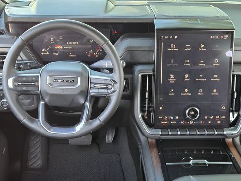 Used 2025 GMC Yukon Denali AWD/4WD image 24