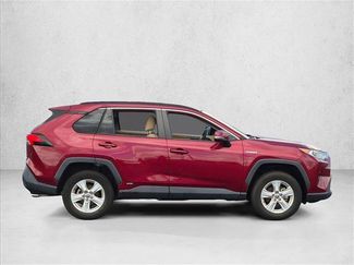 Used 2021 Toyota RAV4 XLE AWD/4WD video 4