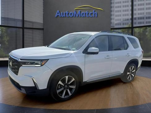 Used 2025 Honda Pilot Elite image 5