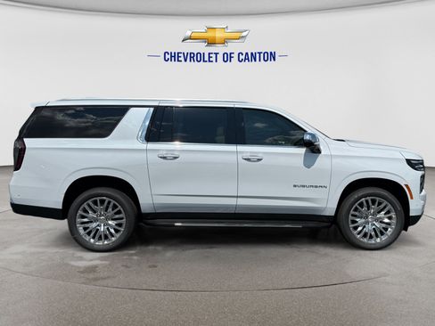 New 2026 Chevrolet Suburban Premier AWD/4WD image 4