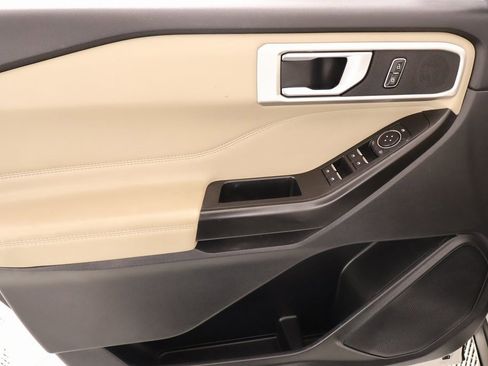 Used 2020 Ford Explorer XLT w/ Equipment Group 202A image 16