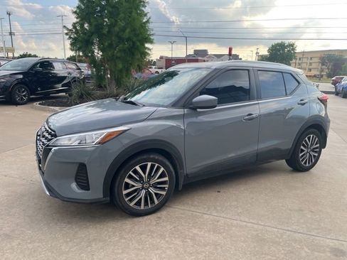 Used 2021 Nissan Kicks SV FWD image 4