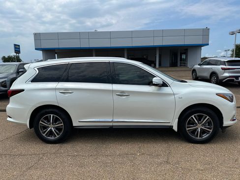 Used 2020 INFINITI QX60 Luxe w/ Essential Package FWD image 5