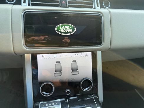 Used 2018 Land Rover Range Rover HSE AWD/4WD image 16