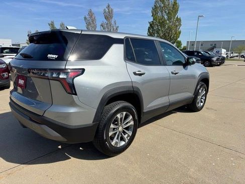 Used 2025 Chevrolet Equinox LT AWD/4WD image 7