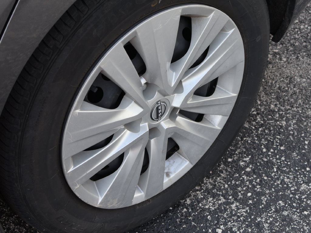 Used 2024 Nissan Sentra S FWD image 25