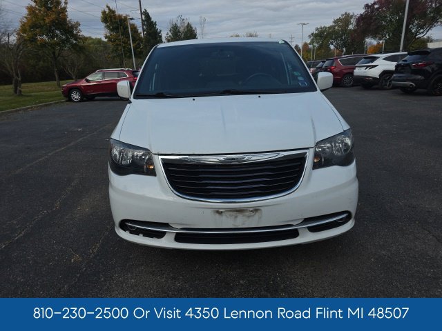 Used 2016 Chrysler Town & Country S w/ Driver Convenience Group FWD image 2