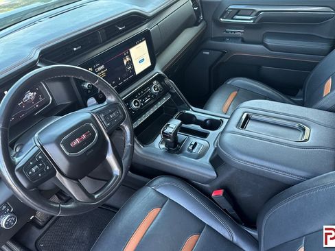 Used 2022 GMC Sierra 1500 AT4 w/ AT4 Premium Package AWD/4WD image 10
