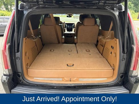 Used 2017 Cadillac Escalade Platinum AWD/4WD image 10