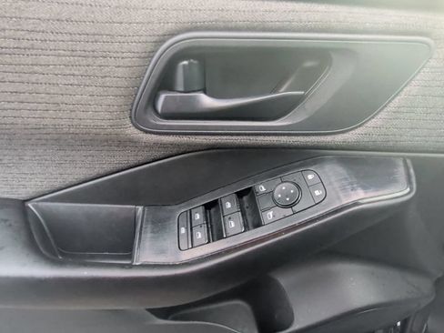 Used 2023 Nissan Rogue S FWD image 12