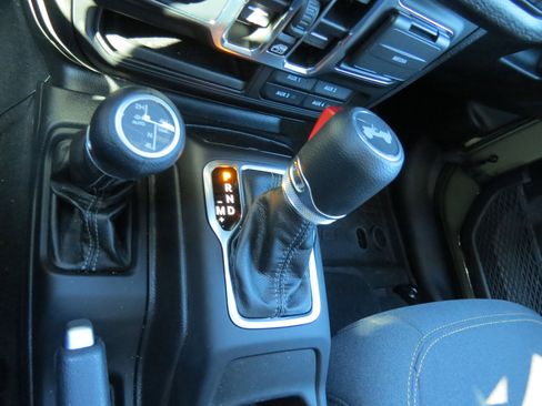 Used 2025 Jeep Wrangler Unlimited Sport S 4xe w/ Convenience Group AWD/4WD image 23