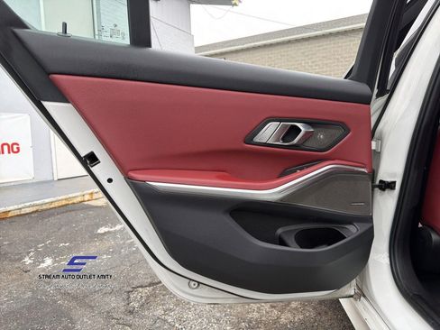 Used 2023 BMW 330i xDrive 330i xDrive w/ Premium Package image 24