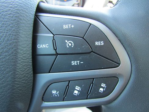 Used 2022 Jeep Cherokee Limited AWD/4WD image 26