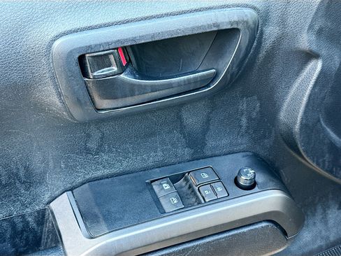 Used 2021 Toyota Tacoma SR5 image 15