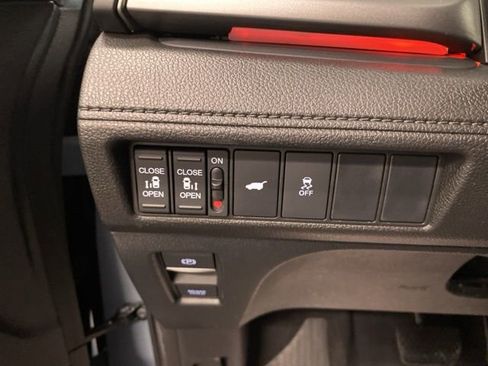 Used 2025 Honda Odyssey Sport-L image 18