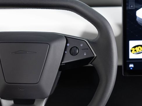 Used 2024 Tesla Cybertruck AWD Crew Cab image 31