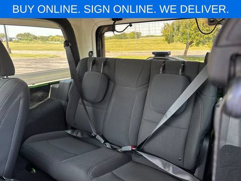 Used 2019 Jeep Wrangler Sport w/ Quick Order Package 24S AWD/4WD image 11