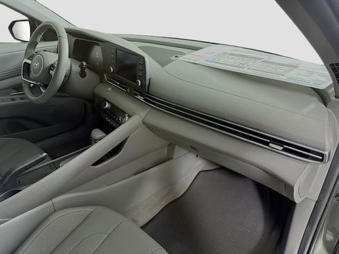 Used 2025 Hyundai Elantra Sport FWD image 27