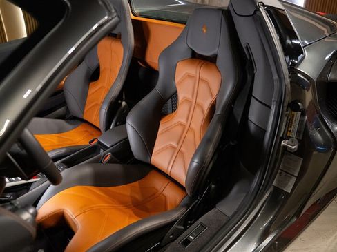 Used 2018 Ferrari 488 Spider RWD image 19