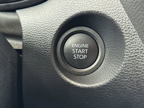 Certified 2025 Toyota Corolla Cross LE image 27