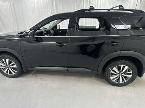 New 2026 Nissan Pathfinder SL image 6