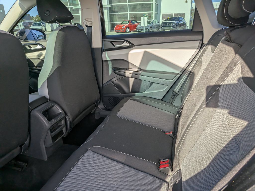 Certified 2022 Volkswagen Taos S FWD image 15
