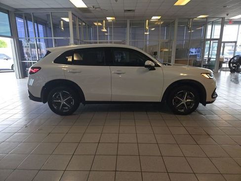 Used 2025 Honda HR-V EX-L image 9