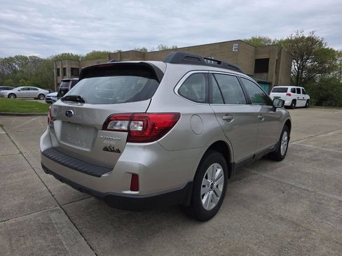 Used 2017 Subaru Outback 2.5i AWD/4WD image 7