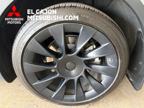 Used 2022 Tesla Model Y Long Range AWD/4WD image 6