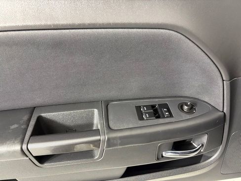 Used 2014 Dodge Challenger SXT image 17