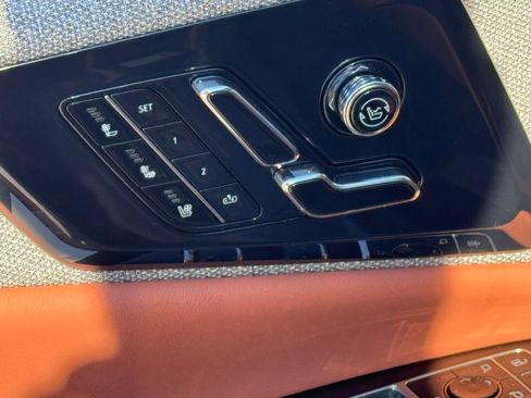 New 2026 Cadillac Optiq Luxury 2 image 19