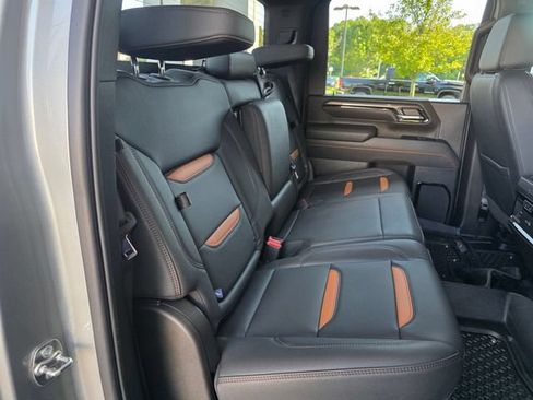 Used 2025 GMC Sierra 2500 AT4 AWD/4WD image 16