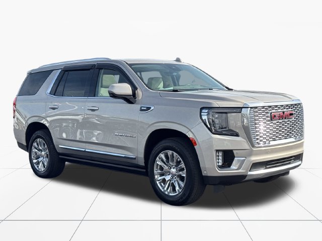 Used 2024 GMC Yukon Denali w/ Advanced Technology Package AWD/4WD image 8