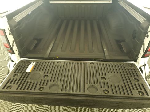 New 2026 Nissan Frontier PRO-4X w/ Pro-4x Convenience Package image 14