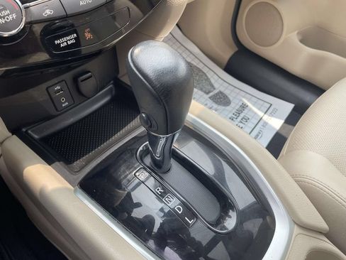 Used 2016 Nissan Rogue SL w/ SL Premium Package FWD image 26