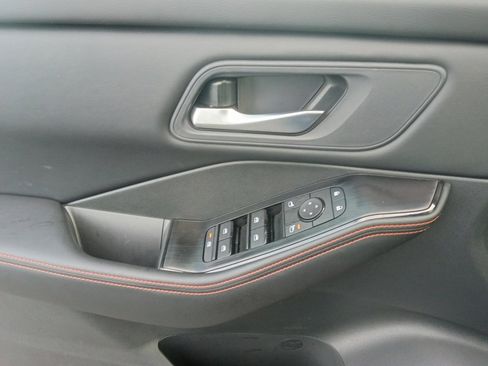Used 2026 Nissan Rogue SV AWD/4WD image 32