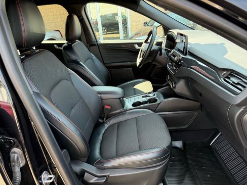 Used 2023 Ford Escape ST-Line Select AWD/4WD image 14