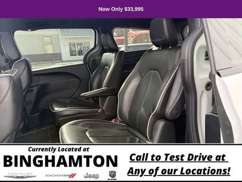 Used 2023 Chrysler Pacifica Limited w/ S Appearance Package image 19