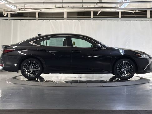 Used 2025 Lexus ES 300h w/ Premium Package FWD image 7