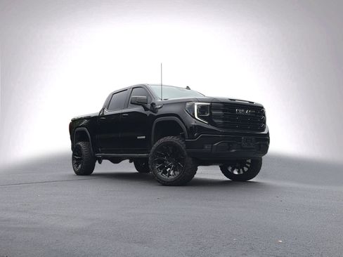 Used 2023 GMC Sierra 1500 Elevation w/ Preferred Package AWD/4WD image 2