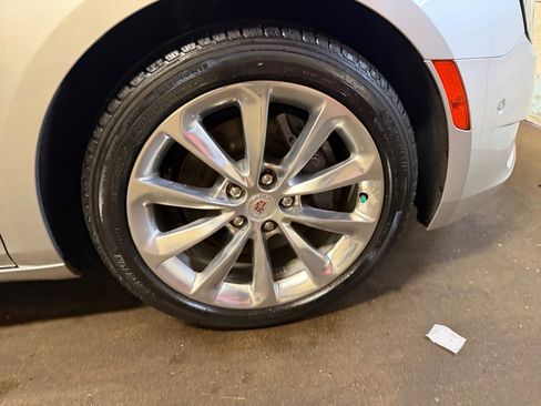 Used 2014 Cadillac XTS Luxury image 25