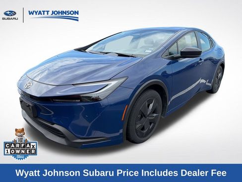 Used 2025 Toyota Prius LE FWD image 1