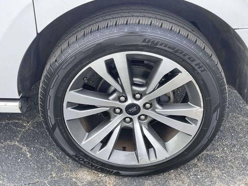 Certified 2021 Ford Expedition Max Platinum image 9