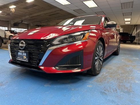 Used 2025 Nissan Altima 2.5 SV image 10