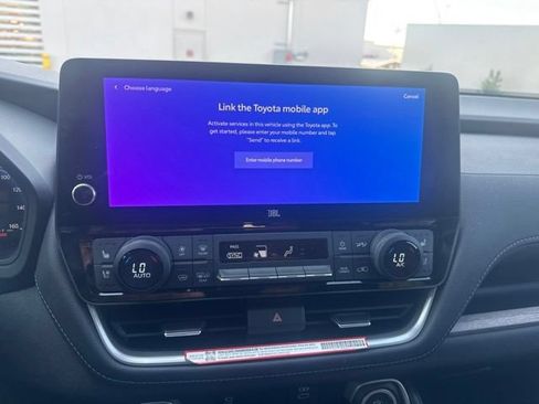 Used 2024 Toyota Grand Highlander FWD image 10