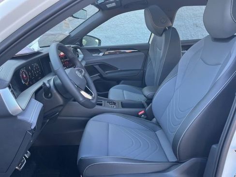 New 2026 Volkswagen Tiguan SE R-Line FWD image 20