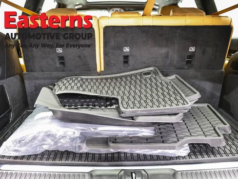 Used 2025 Jeep Grand Wagoneer Series III w/ Rear Seat Video Group 1 AWD/4WD image 9