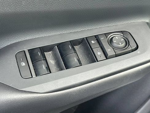 Used 2023 Toyota Prius LE FWD image 12