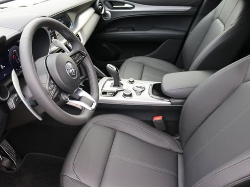 New 2025 Alfa Romeo Stelvio Sprint image 19