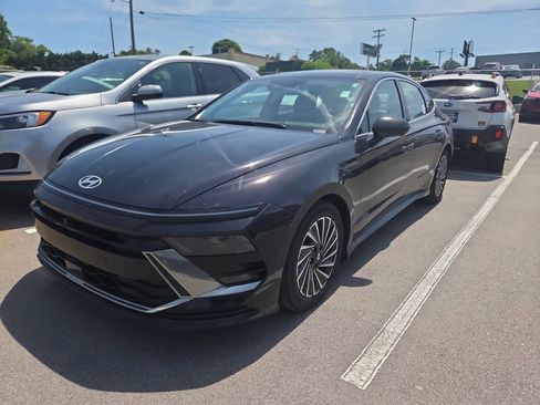 Certified 2025 Hyundai Sonata Limited FWD image 7